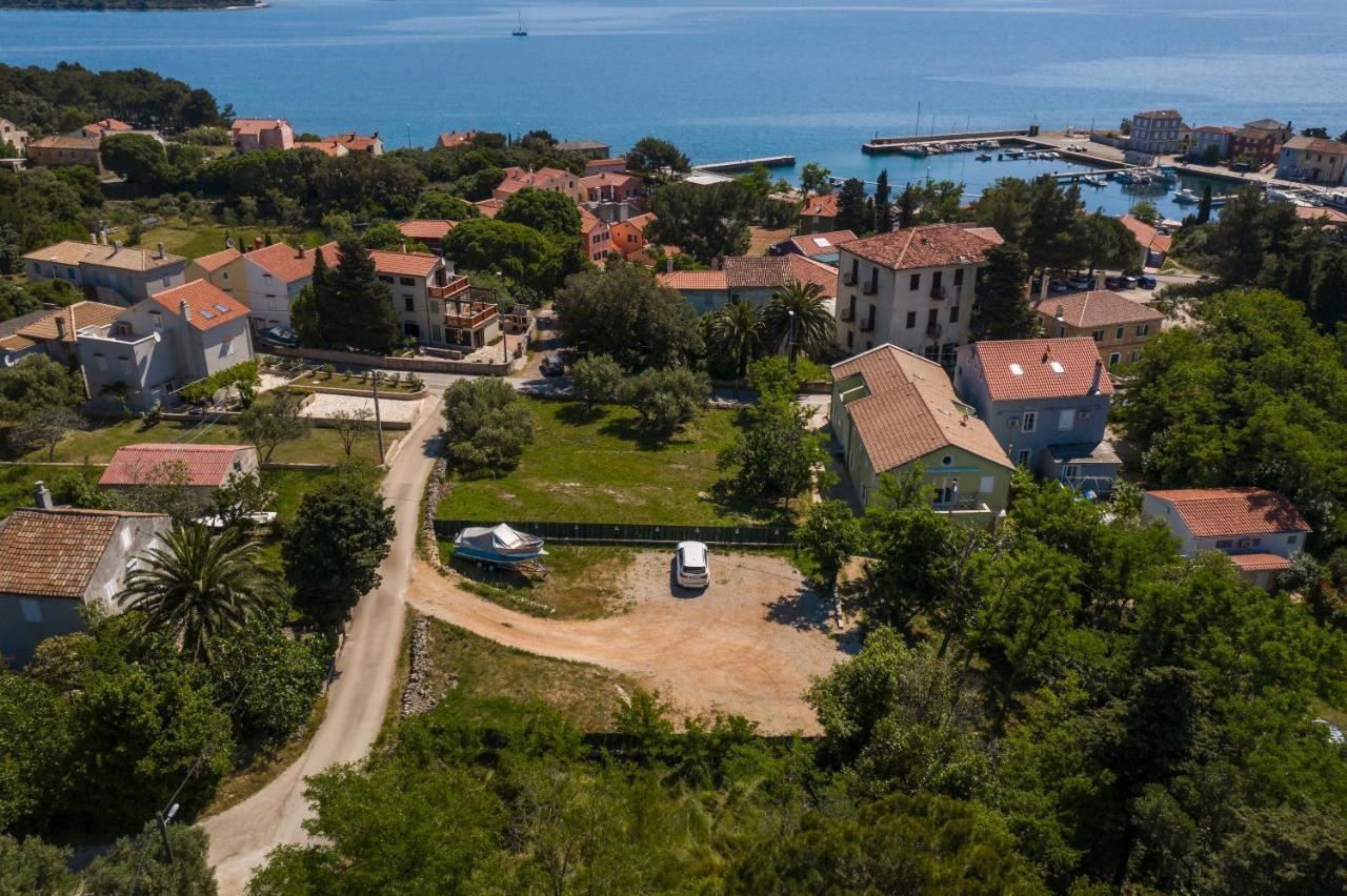 Apartmani Danica Nerezine Exteriör bild