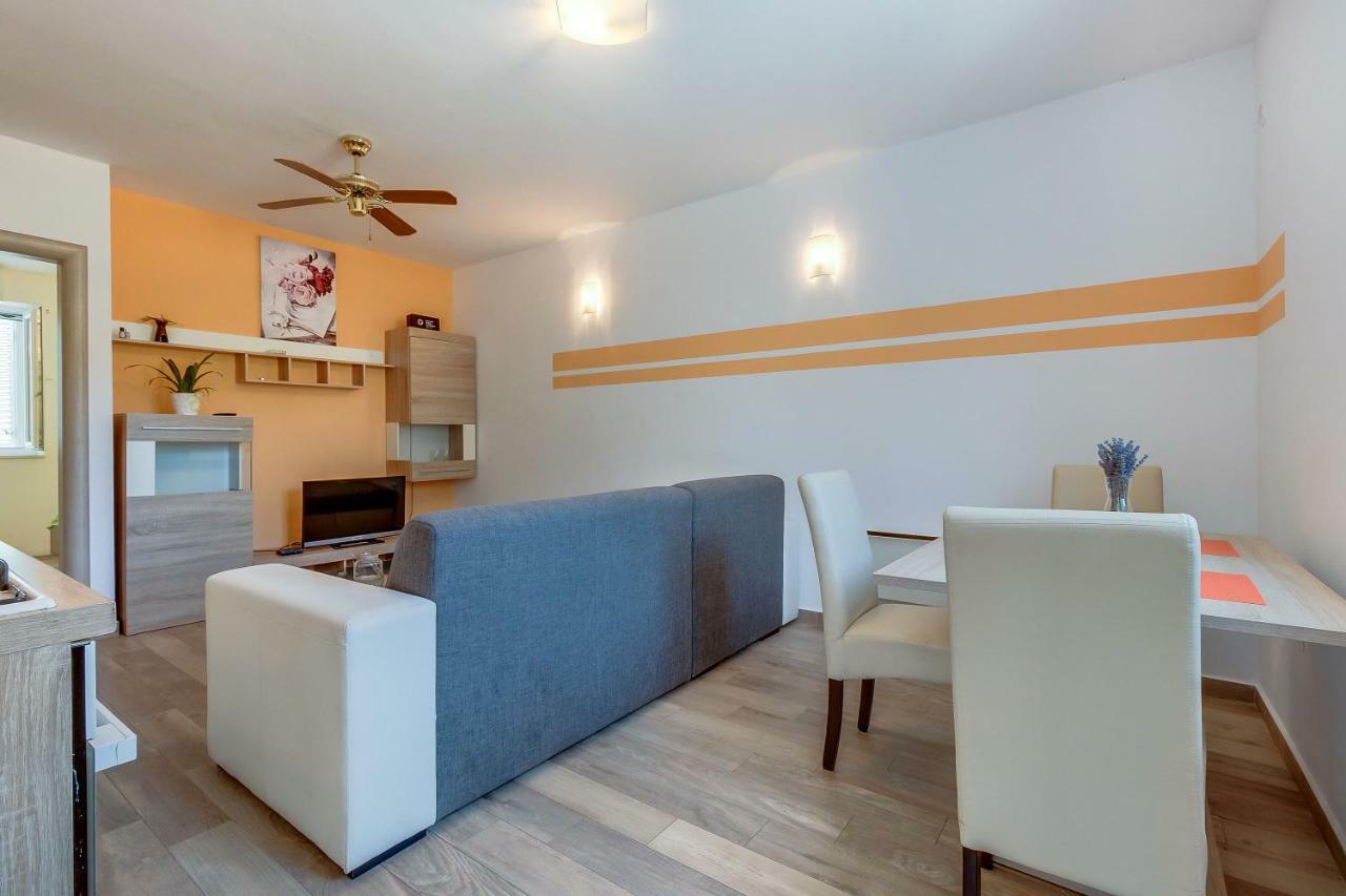 Apartmani Danica Nerezine Exteriör bild