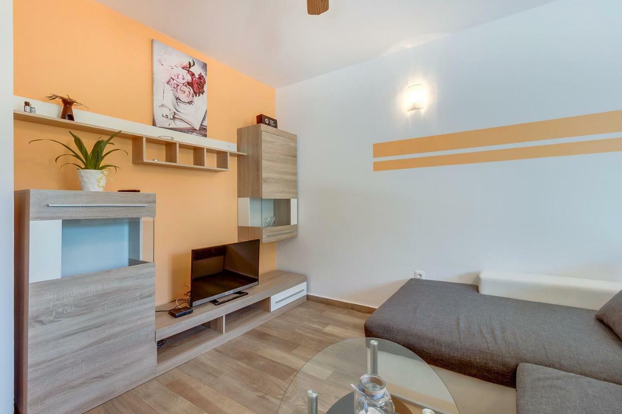 Apartmani Danica Nerezine Exteriör bild