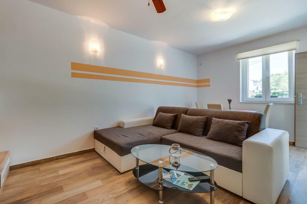 Apartmani Danica Nerezine Exteriör bild