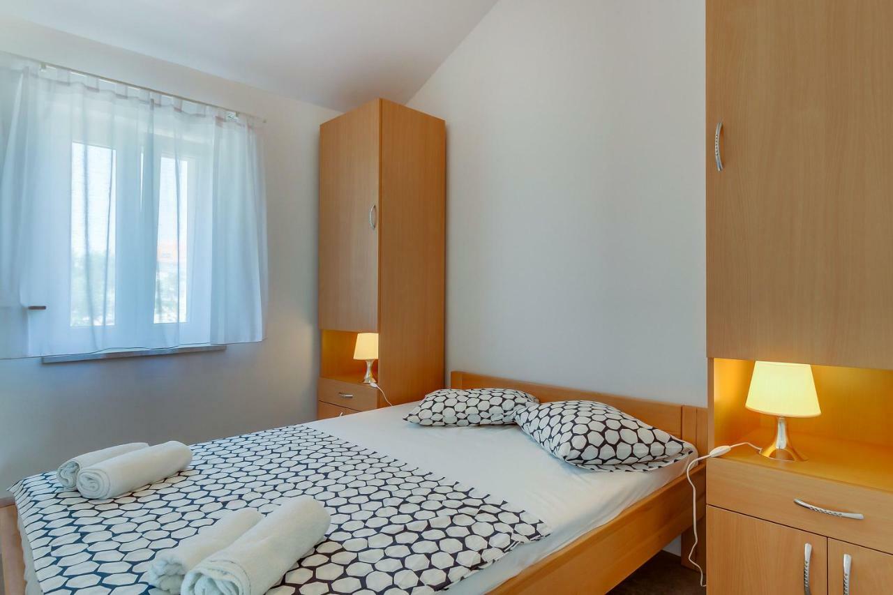 Apartmani Danica Nerezine Exteriör bild