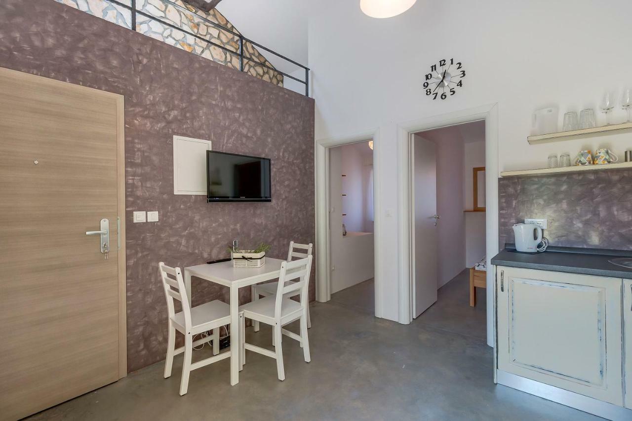 Apartmani Danica Nerezine Exteriör bild