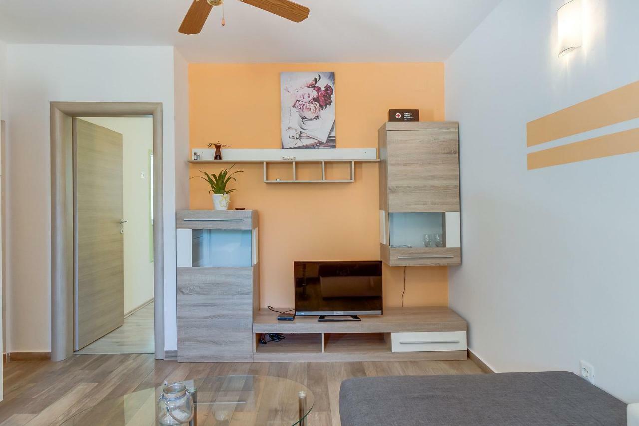 Apartmani Danica Nerezine Exteriör bild
