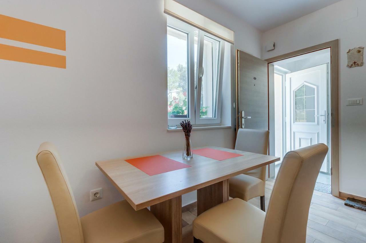 Apartmani Danica Nerezine Exteriör bild