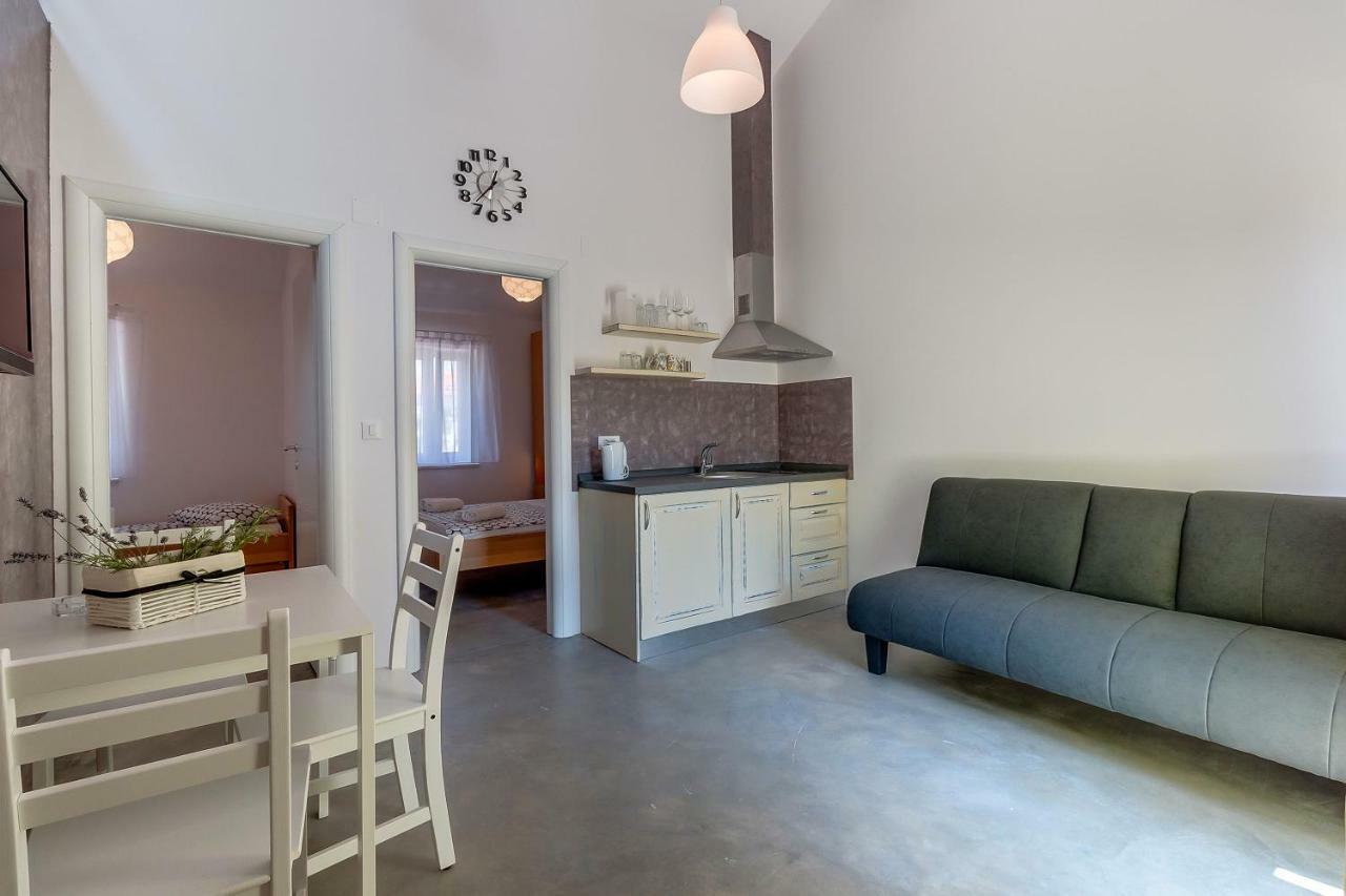 Apartmani Danica Nerezine Exteriör bild